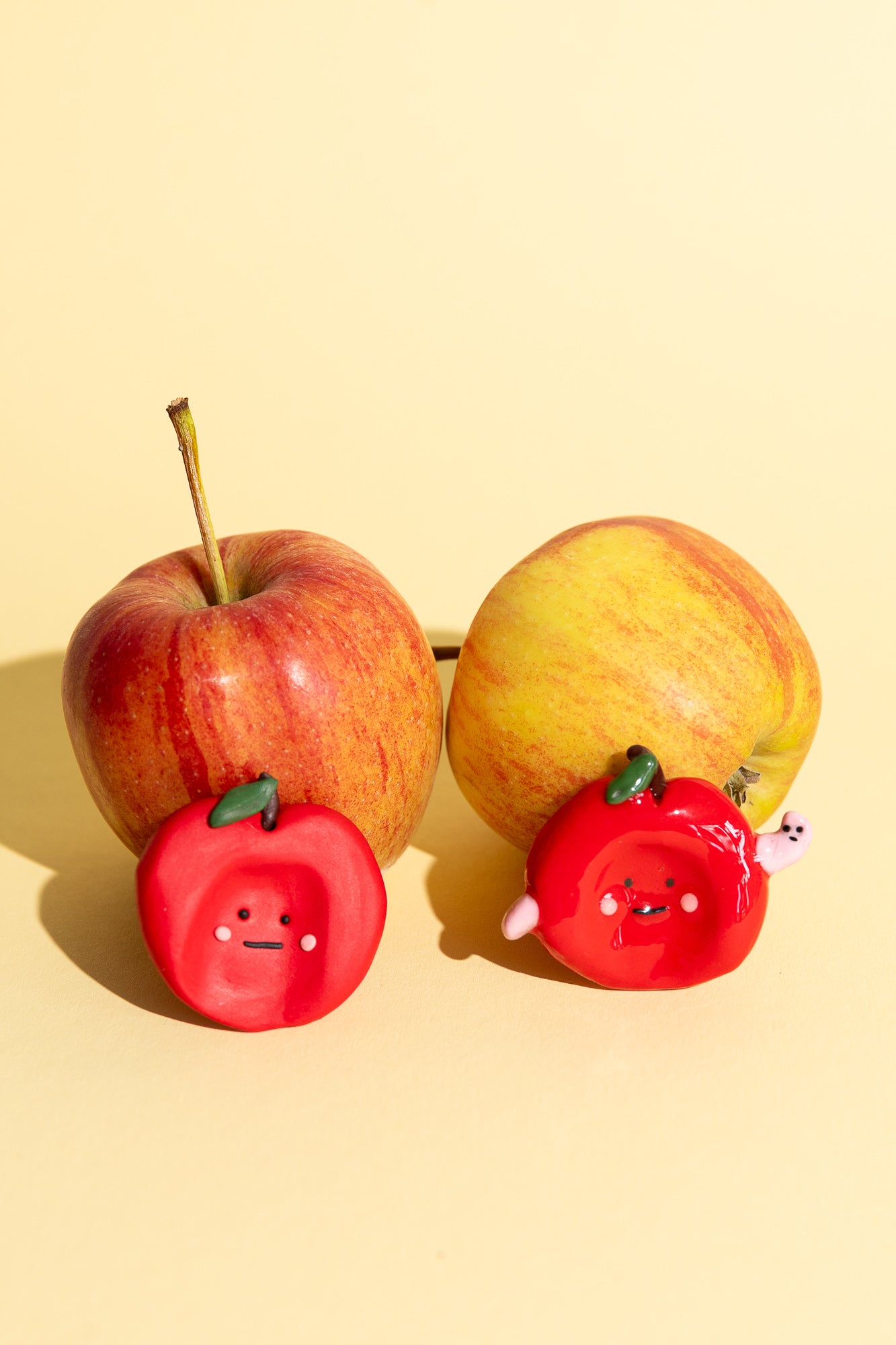 Glatter Apfel-Sorgenstein als sensorischer Stein zum Halten, Rollen und zur Beruhigung der Hände.