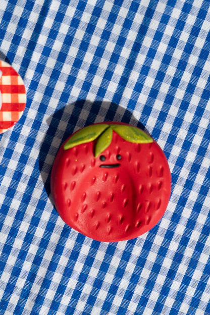 Polymer Clay Erdbeer Fidget Toy Sorgenstein handgefertigt ohne Glanz