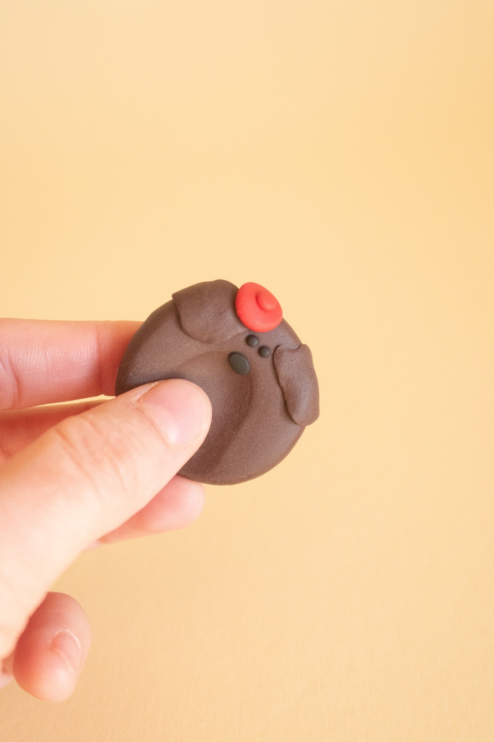Niedlicher Hund Fidget Toy Sorgenstein aus Polymer Clay für mentale Entspannung und Stressabbau