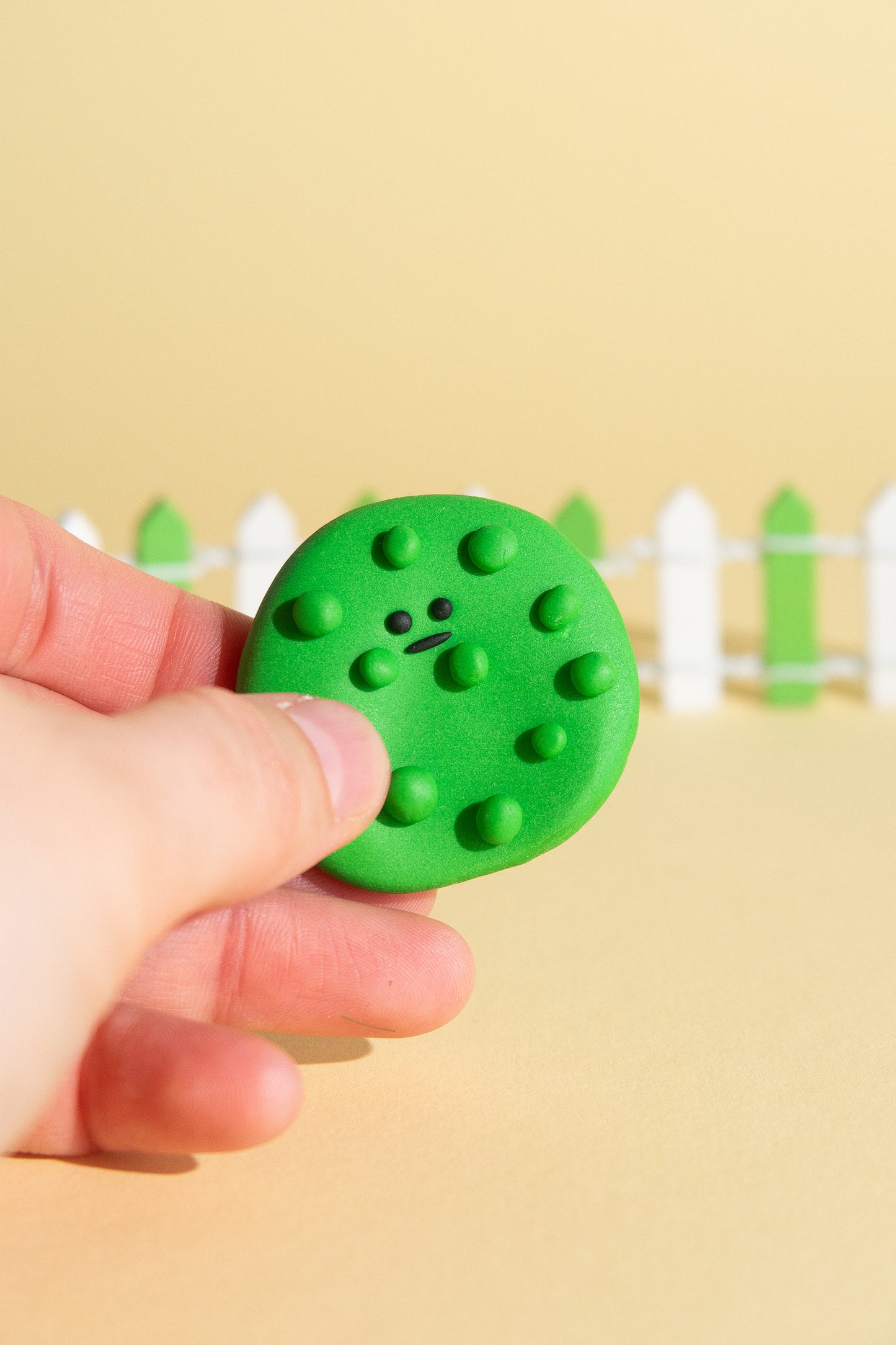 Handgemachter Sorgenstein „Saure Gurke“ | Fidget Toy