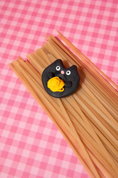 Fidget Toy Katze mit Pasta aus Polymer Clay, handgefertigt